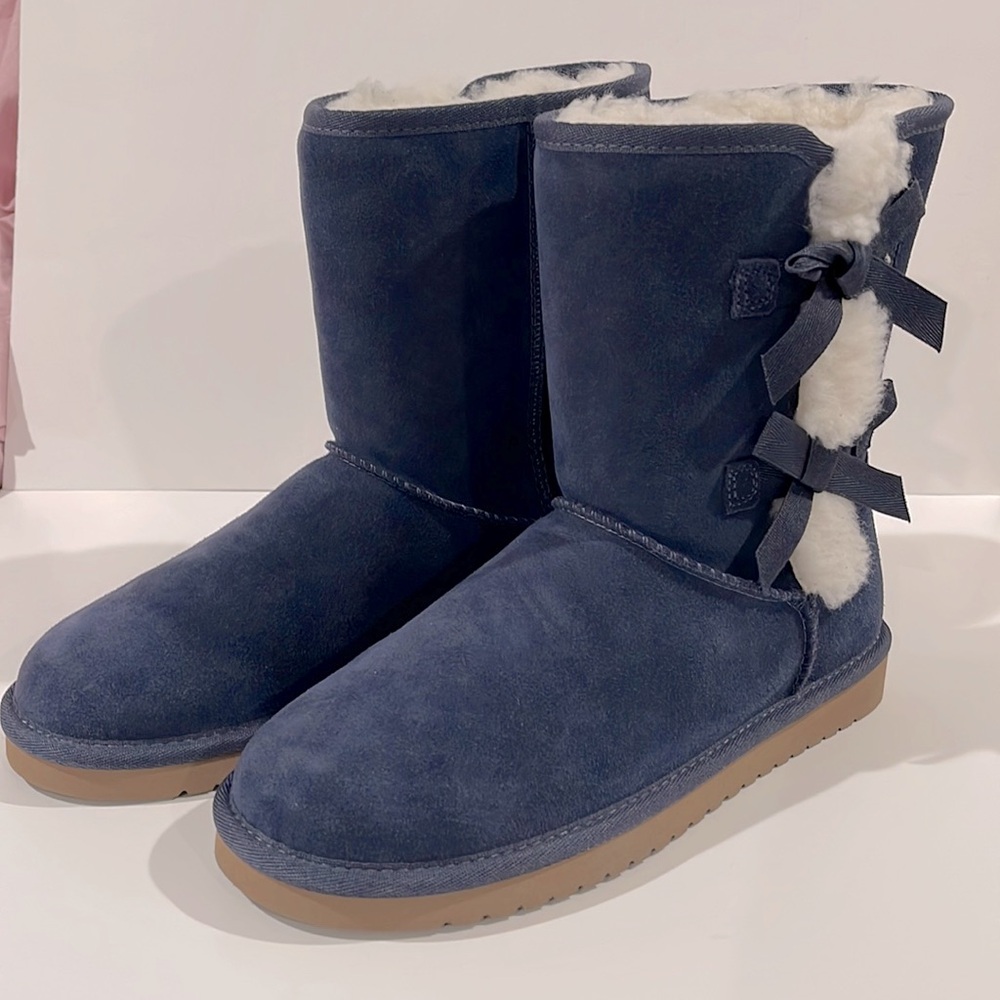 Koolaburra by Ugg Women Victoria Navy Blue Short Boot with Ribbons NWOT Size 8